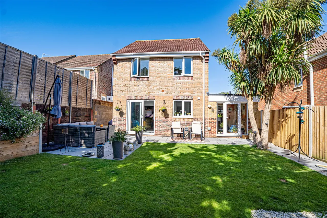 Kensington Close, St. Leonards-On-Sea, photo 12