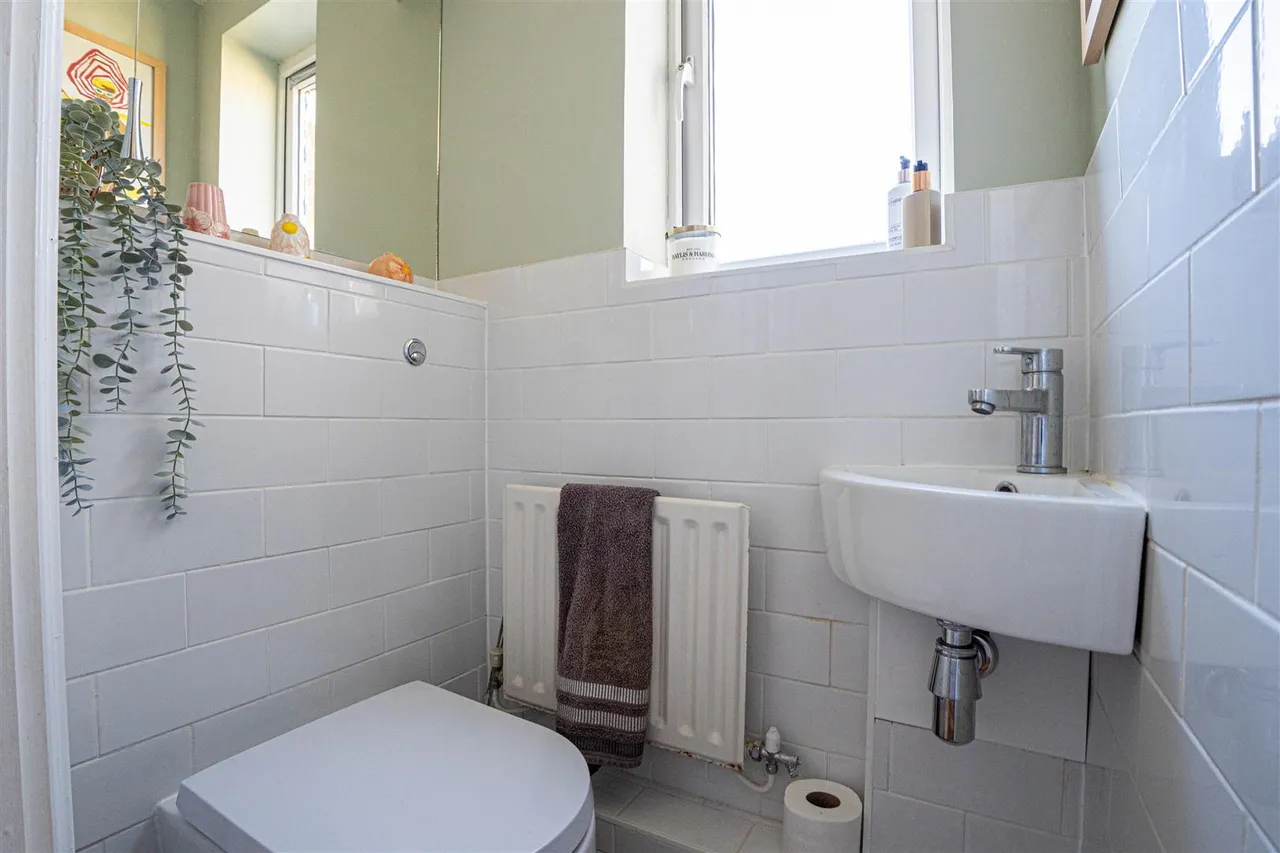 Kensington Close, St. Leonards-On-Sea, photo 23