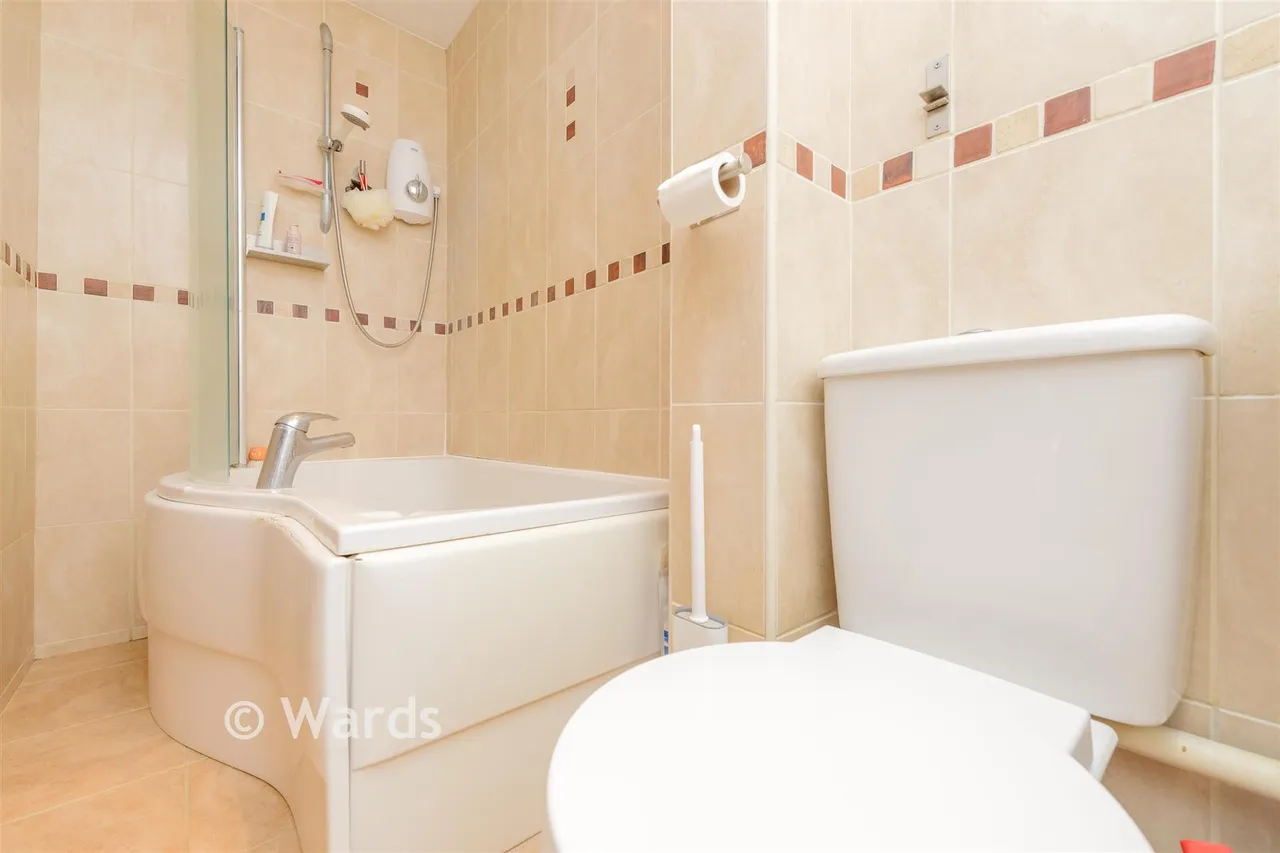 Fawkham Avenue, Longfield, DA3, photo 9