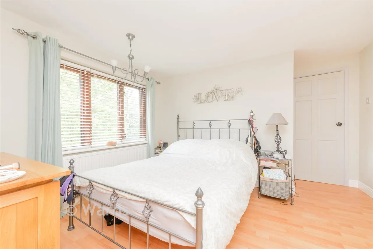 Fawkham Avenue, Longfield, DA3, photo 8