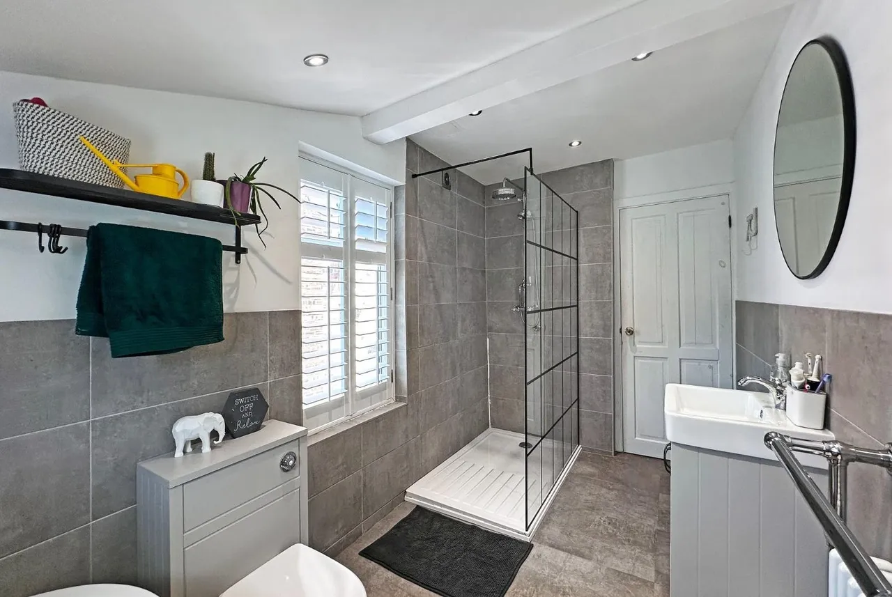 Moss Lane, Altrincham, Cheshire WA15 8HW, photo 19