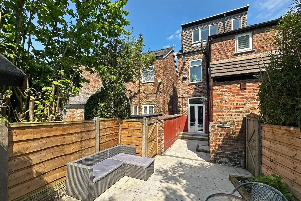 Moss Lane, Altrincham, Cheshire WA15 8HW, photo 26