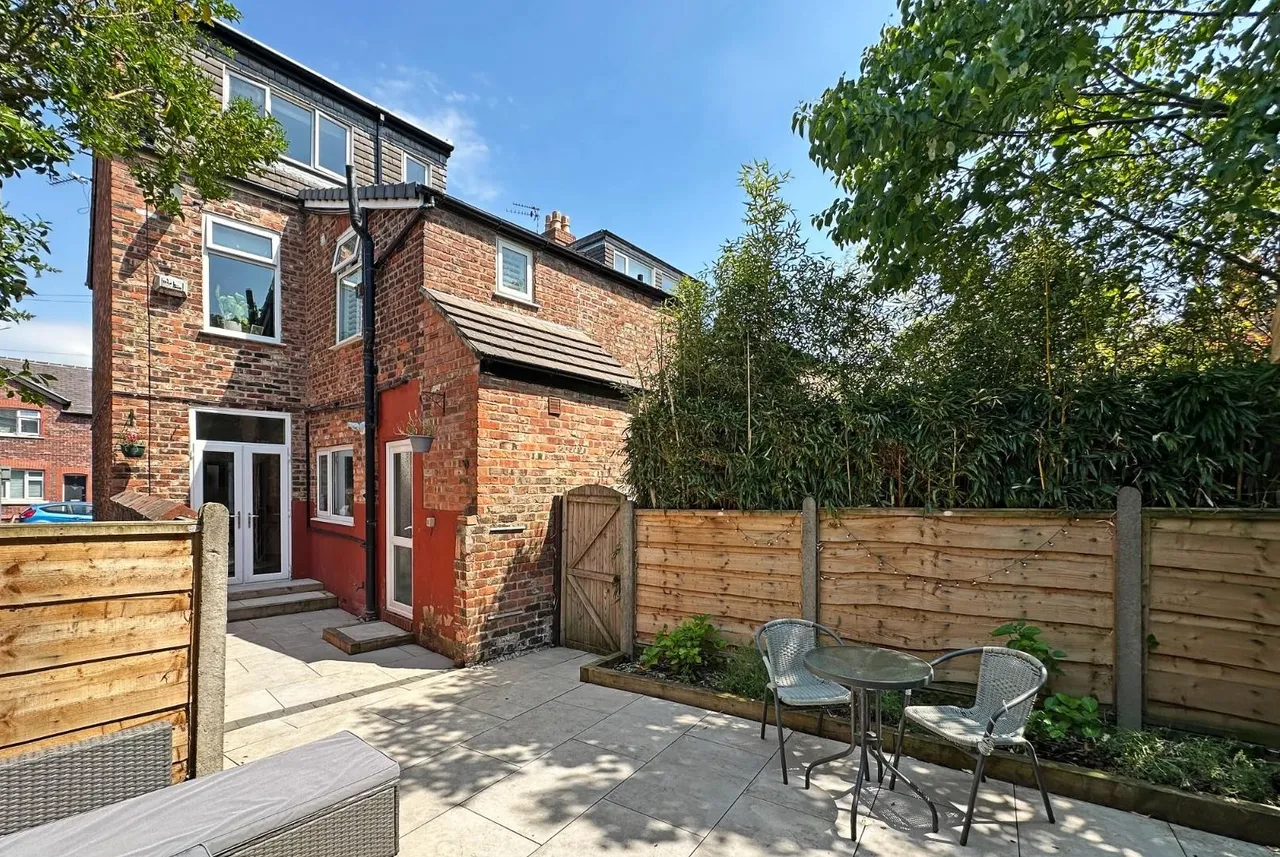Moss Lane, Altrincham, Cheshire WA15 8HW, photo 6