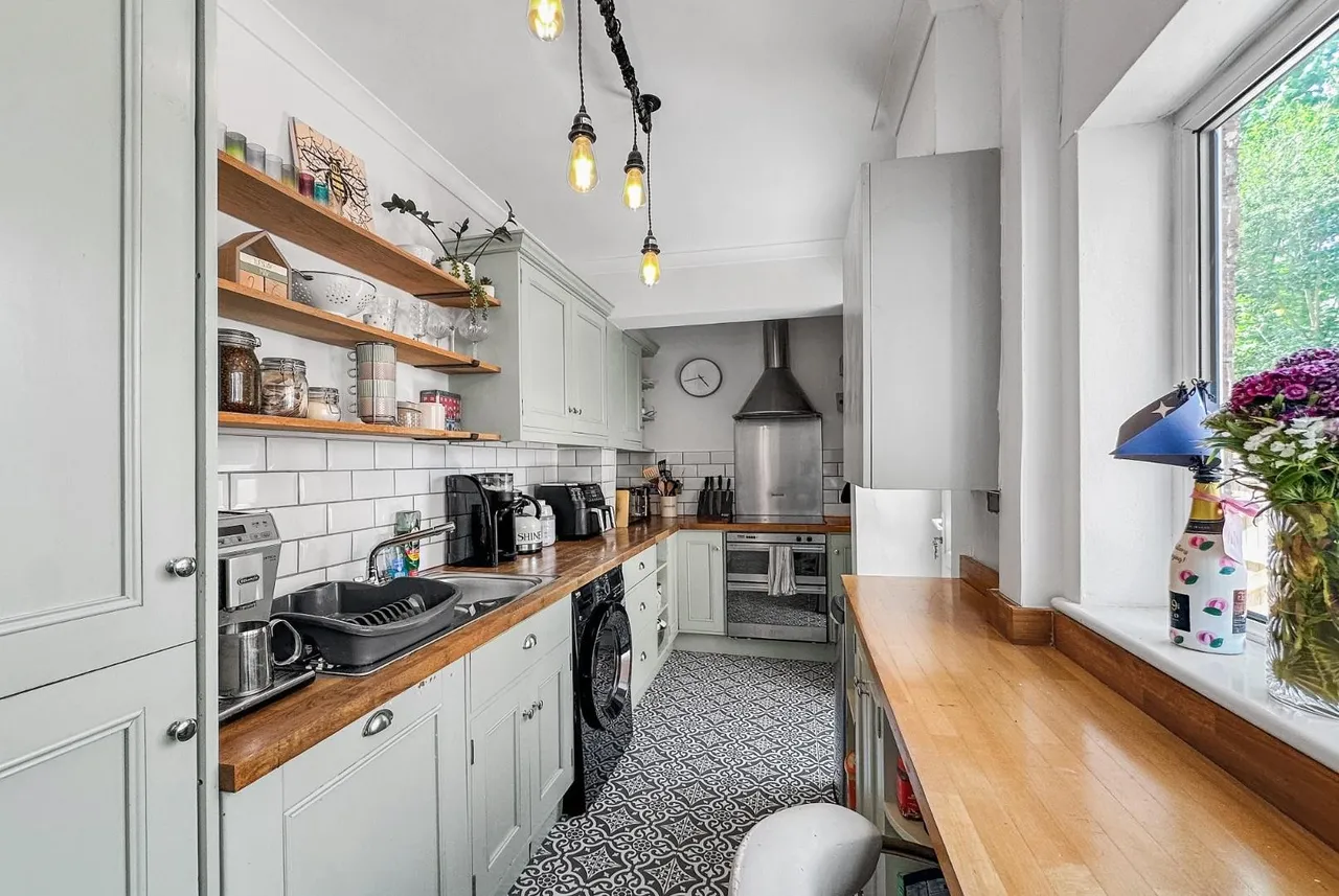 Moss Lane, Altrincham, Cheshire WA15 8HW, photo 4