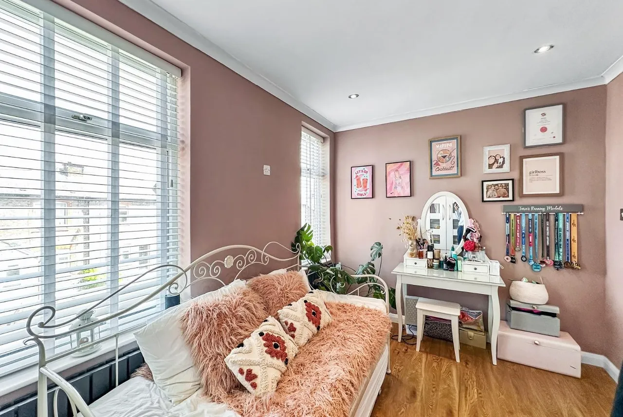 Moss Lane, Altrincham, Cheshire WA15 8HW, photo 15