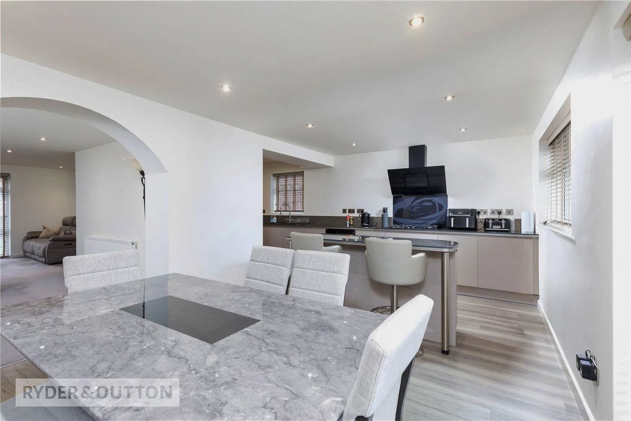 Narcissus Avenue, Helmshore, BB4, photo 3