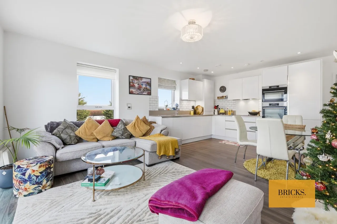 St. Clements Avenue, Romford, RM3 0FH, photo 8