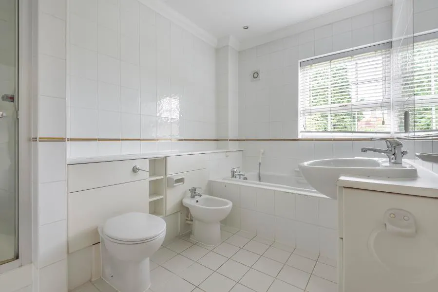 Virginia Water, GU25 4RR, photo 10