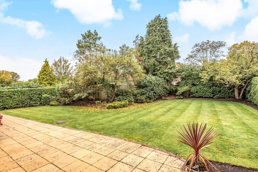 Virginia Water, GU25 4RR, photo 6