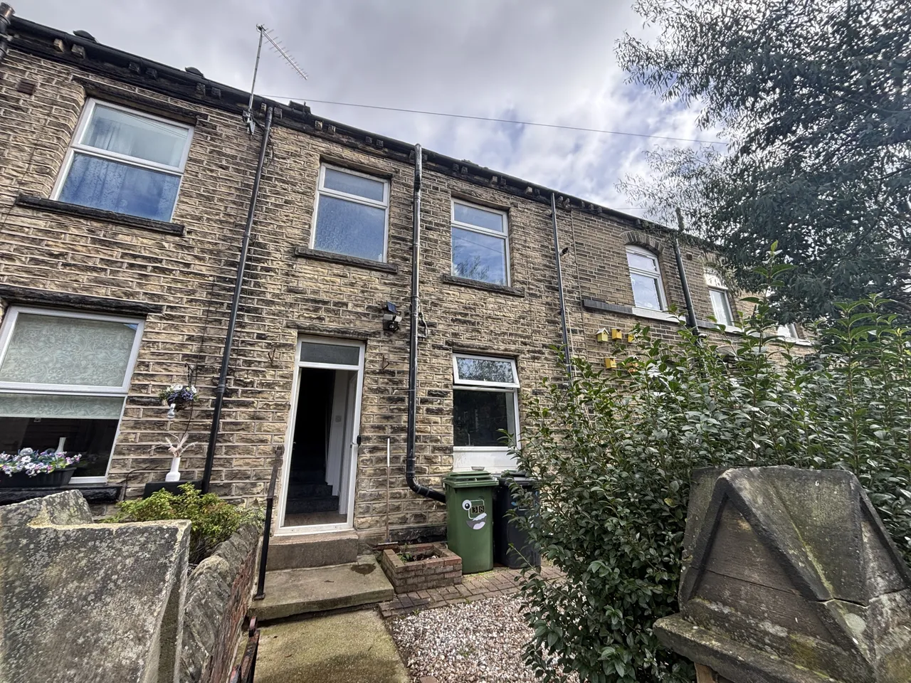 1 bed property to rent, Moldgreen, Huddersfield, HD5