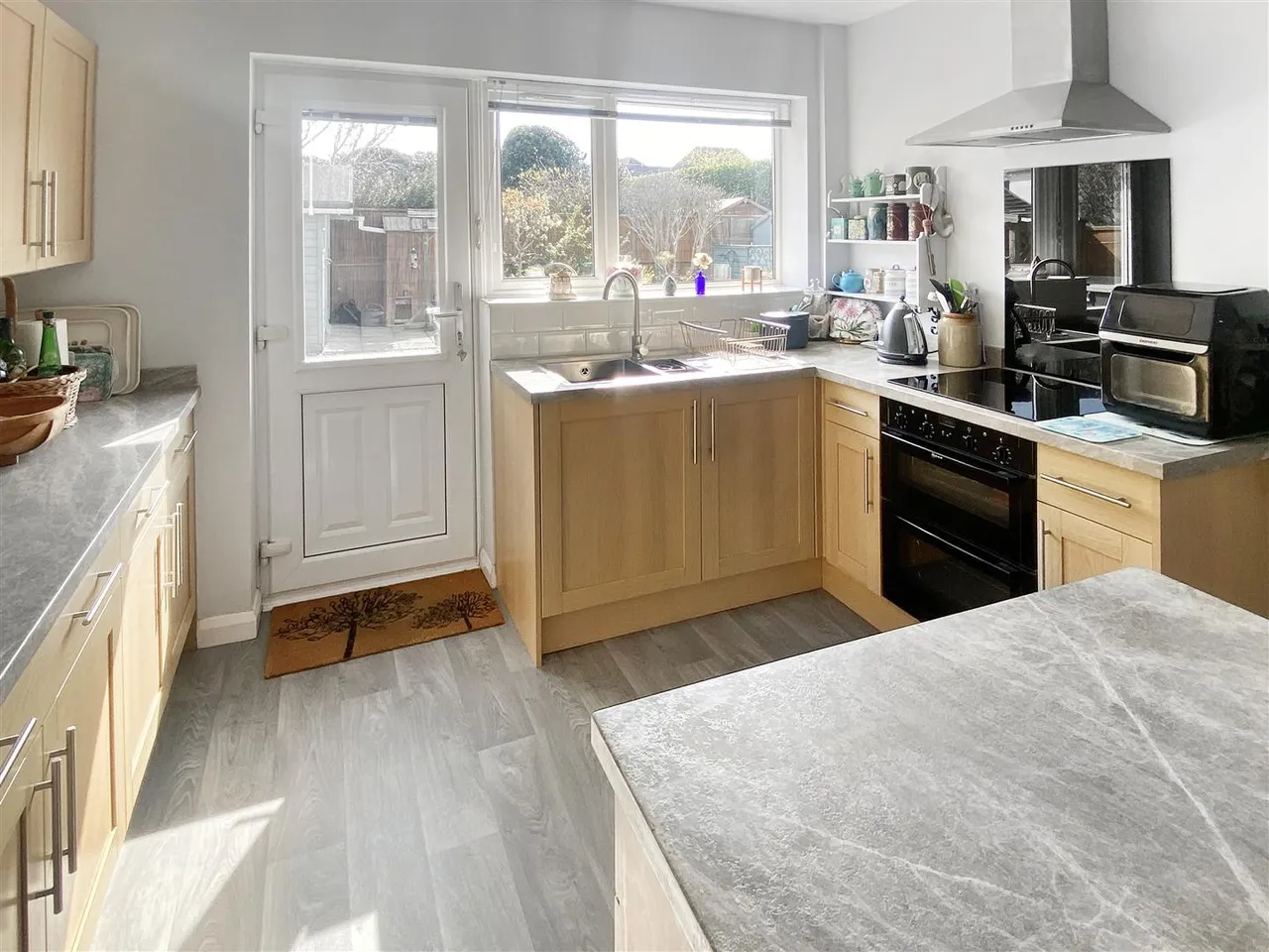 Glenville Road, Rustington, photo 6