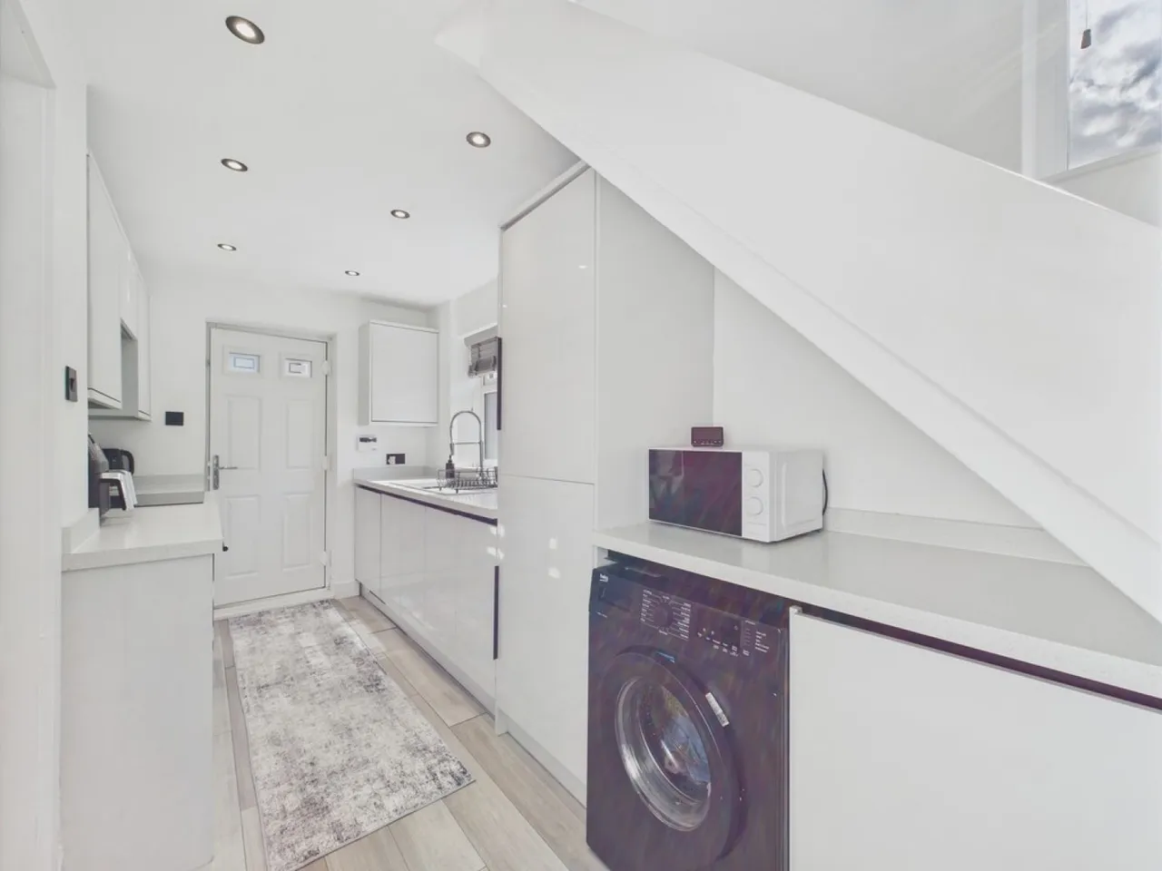 Manvers Road, Swallow Nest, photo 9