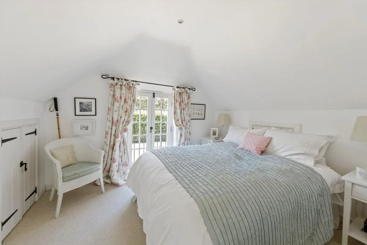 Old Lane, Cobham, KT11, photo 17