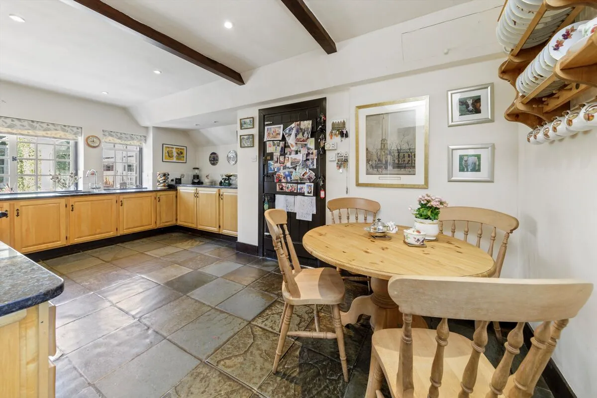 Old Lane, Cobham, KT11, photo 3