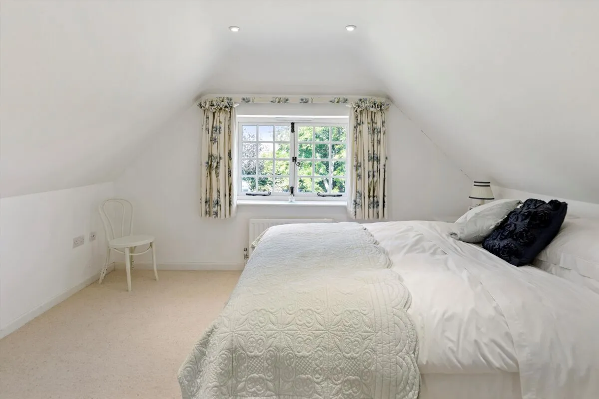 Old Lane, Cobham, KT11, photo 13