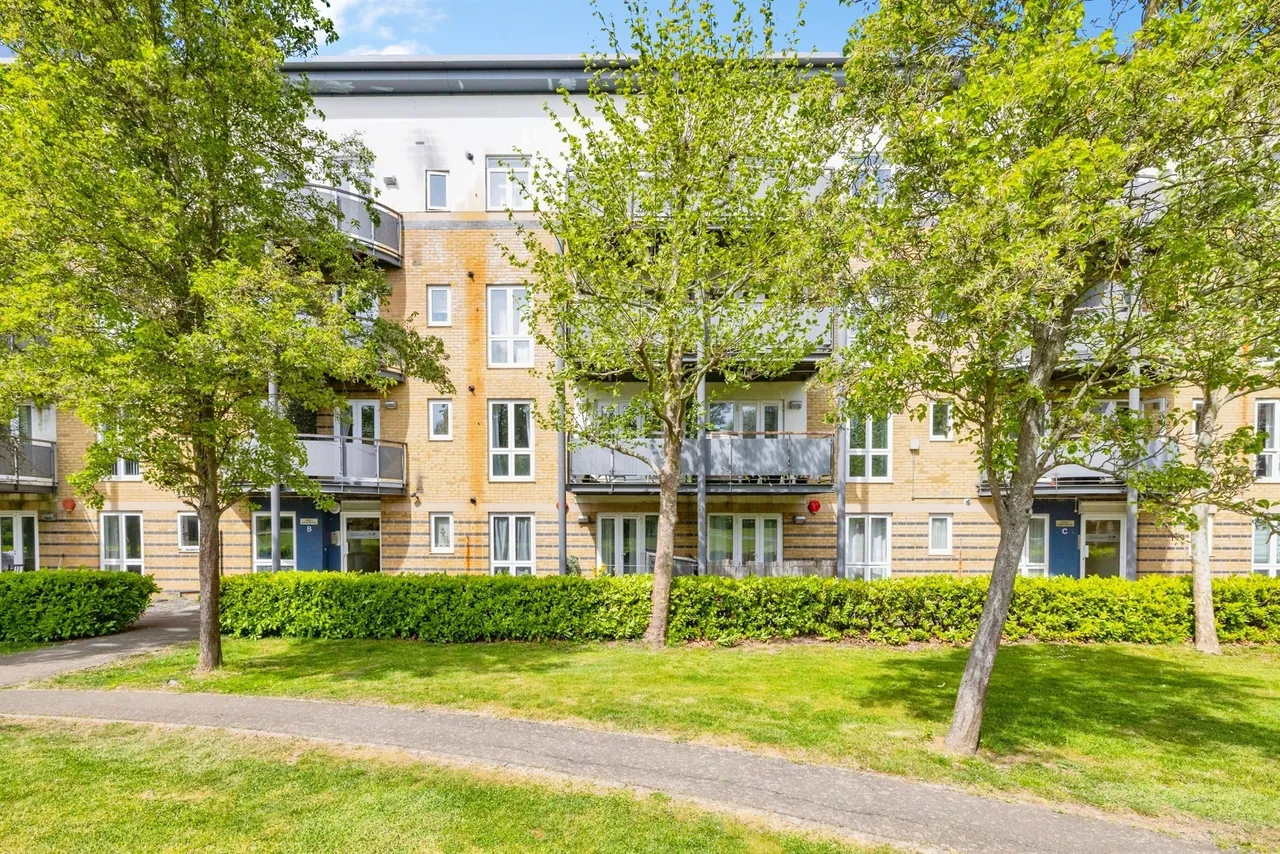2 bed flat for sale — Modena Mews, Watford