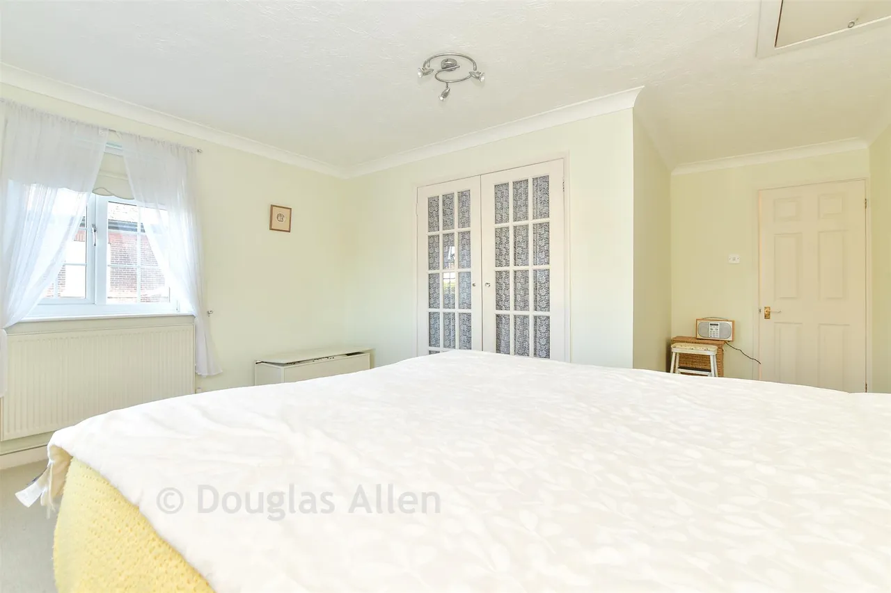 Wood Lane, Hornchurch, RM12, photo 2