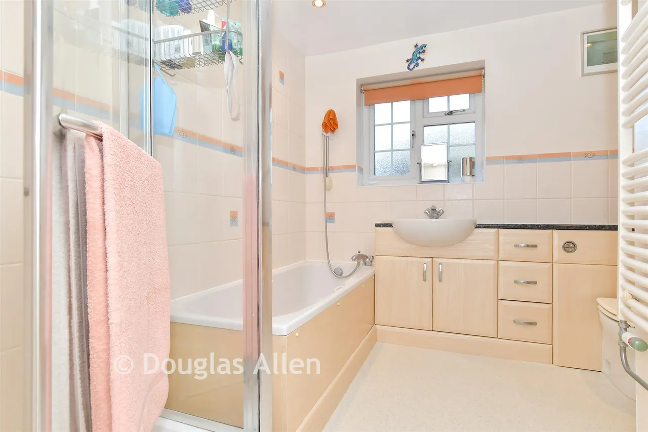 Wood Lane, Hornchurch, RM12, photo 5