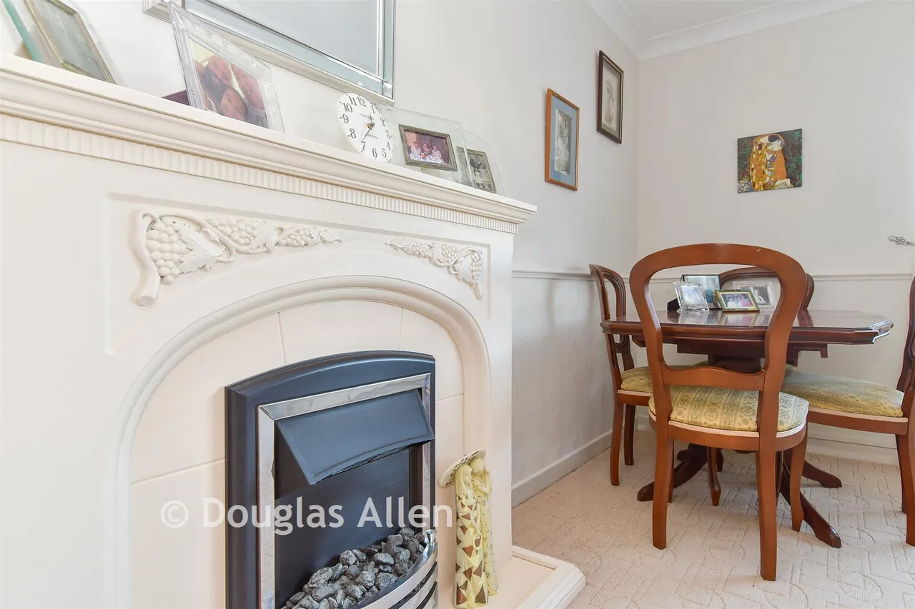 Wood Lane, Hornchurch, RM12, photo 8