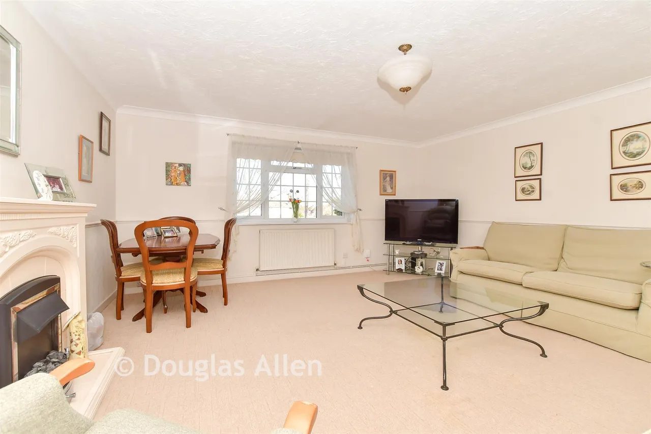Wood Lane, Hornchurch, RM12, photo 7