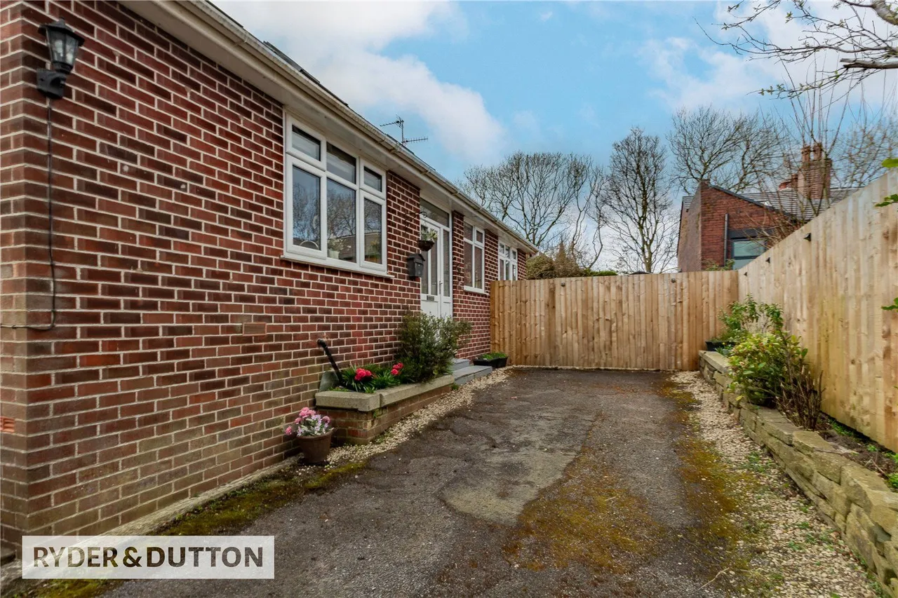 Rochdale Road, High Crompton, OL2, photo 25