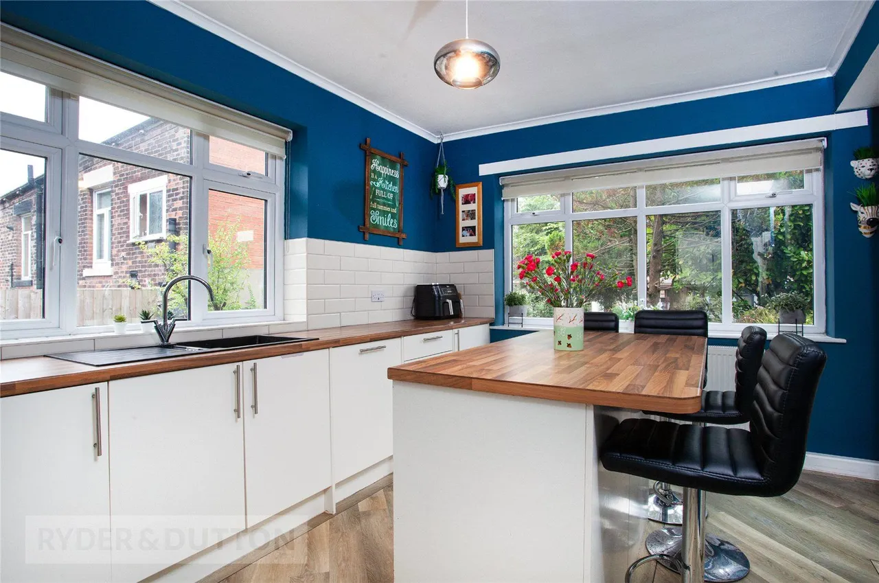Rochdale Road, High Crompton, OL2, photo 8