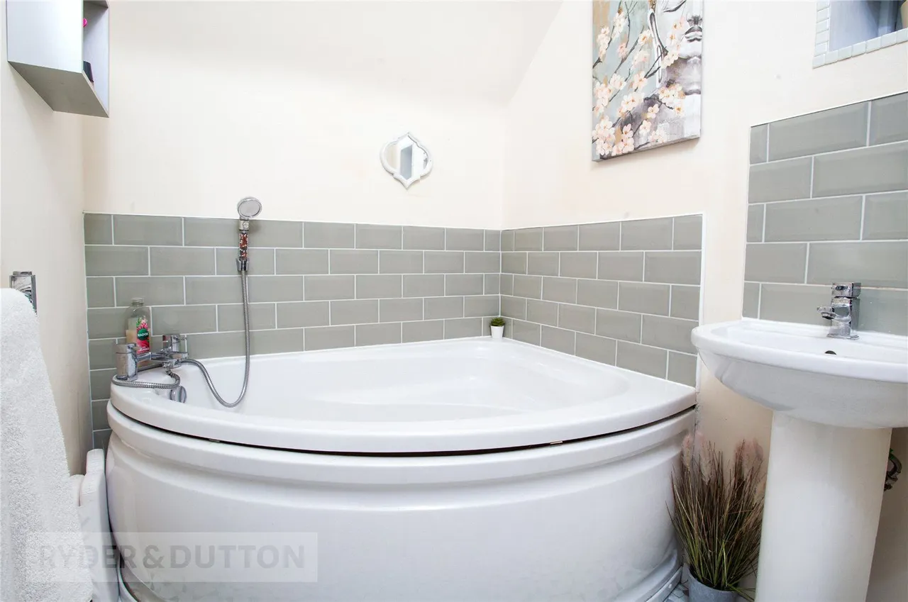 Rochdale Road, High Crompton, OL2, photo 15