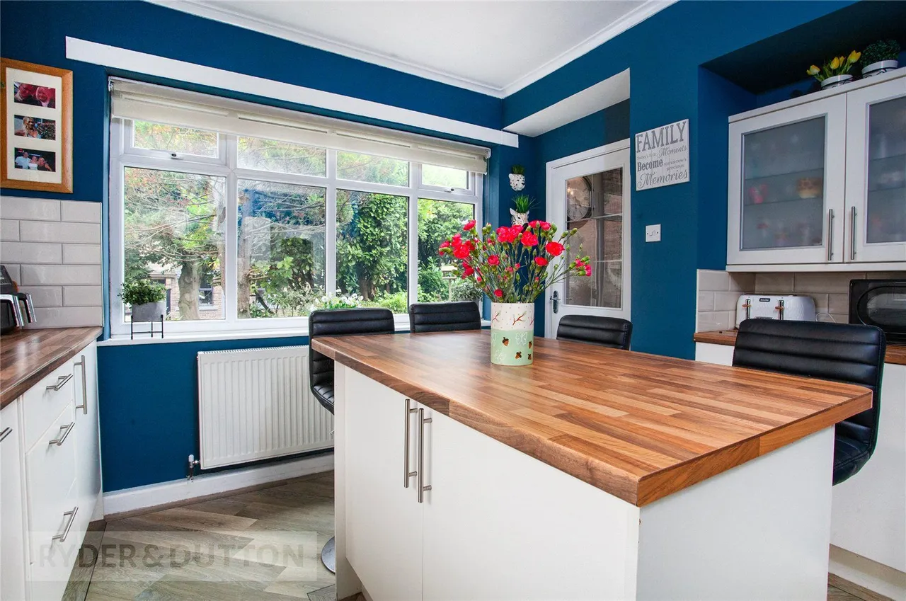 Rochdale Road, High Crompton, OL2, photo 9