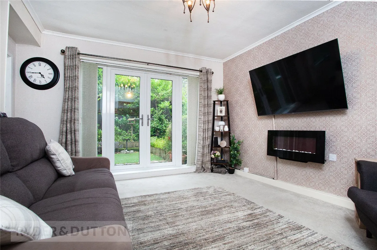 Rochdale Road, High Crompton, OL2, photo 11