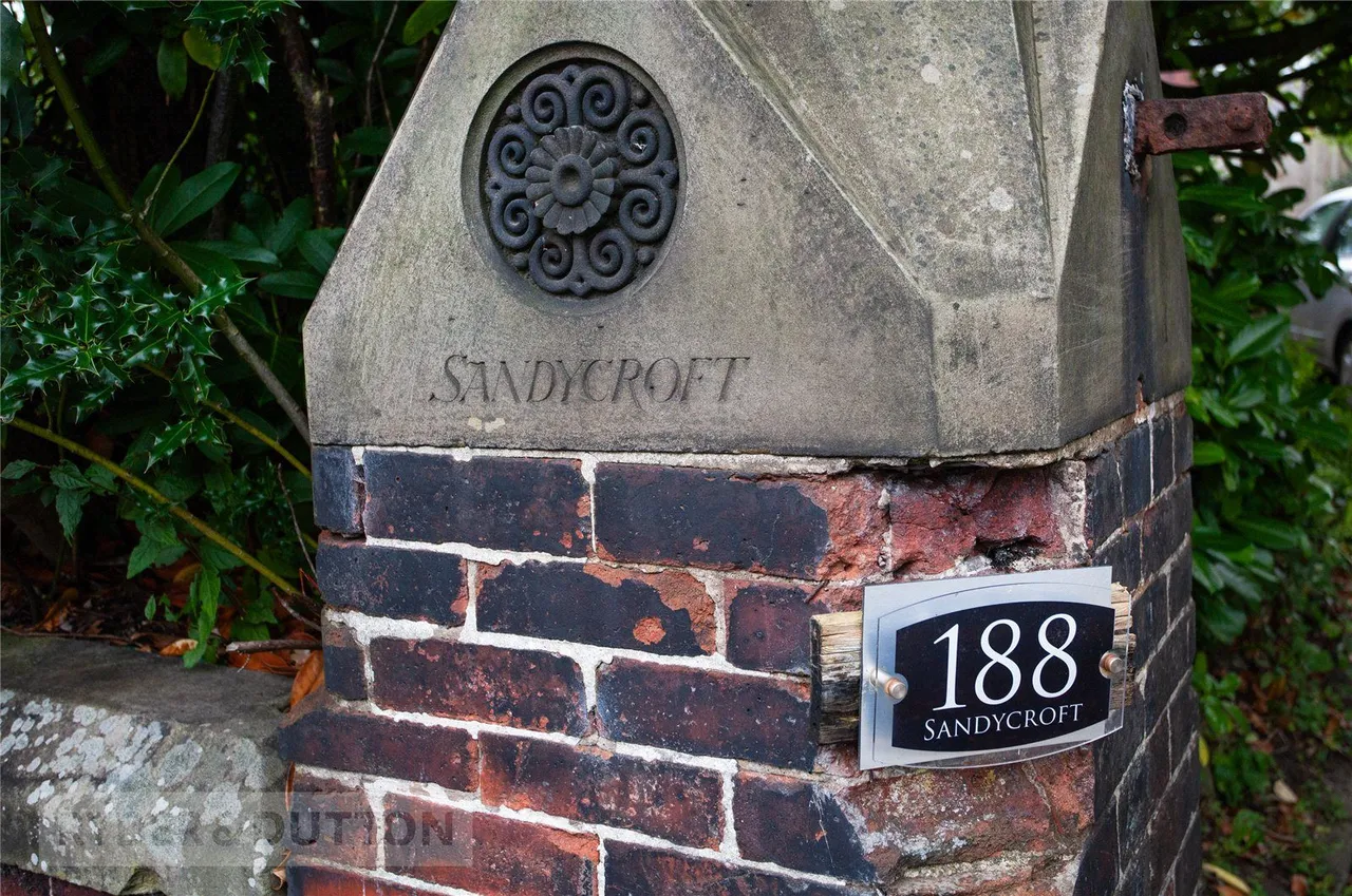 Rochdale Road, High Crompton, OL2, photo 3