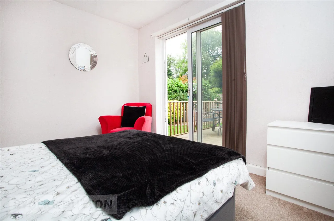 Rochdale Road, High Crompton, OL2, photo 14