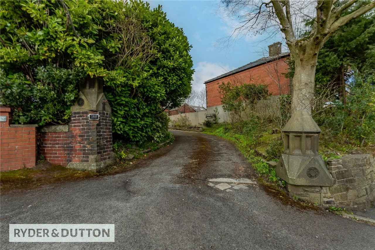 Rochdale Road, High Crompton, OL2, photo 4