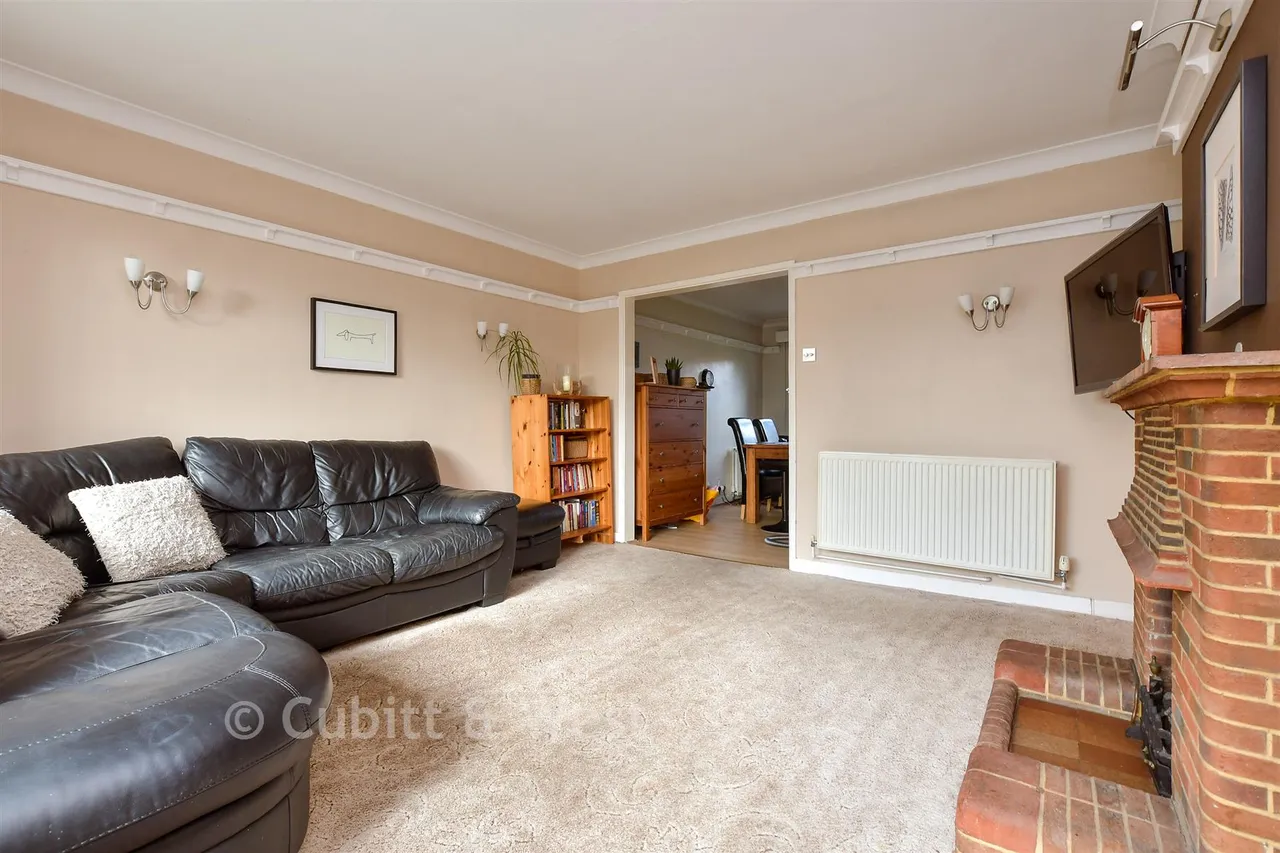 Linden Court, Leatherhead, KT22, photo 7