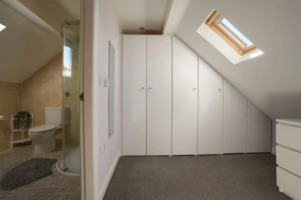 Royd Lane, Millhouse Green, photo 14