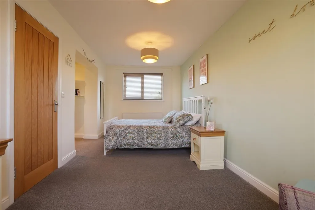 Royd Lane, Millhouse Green, photo 20