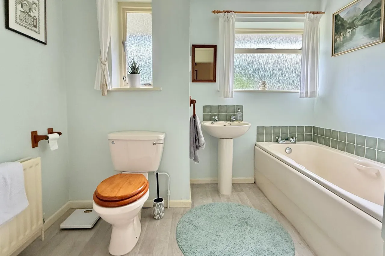 Shelley Close, Ashley Heath, BH24, photo 16