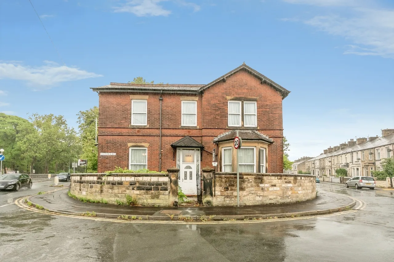 5 bed house for sale, Burnley Road, Padiham, BB12