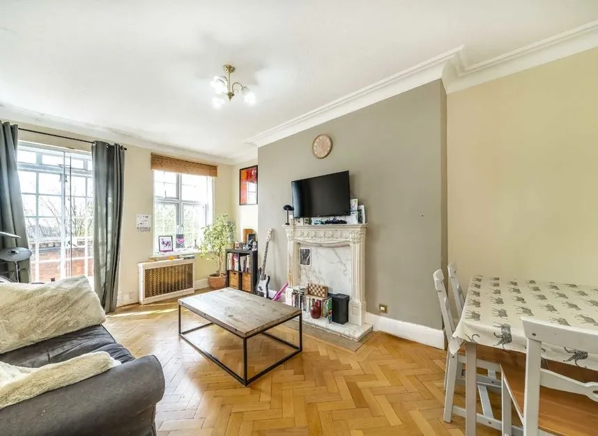 Finchley Road, Hampstead, NW3, photo 3