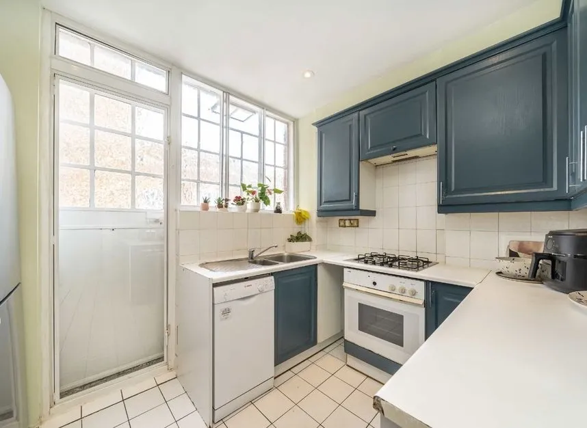 Finchley Road, Hampstead, NW3, photo 6
