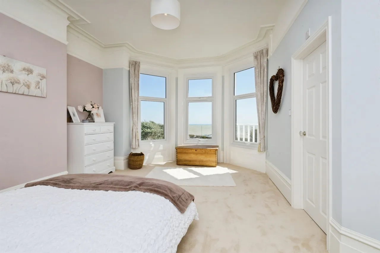Royal Parade, Eastbourne, photo 12