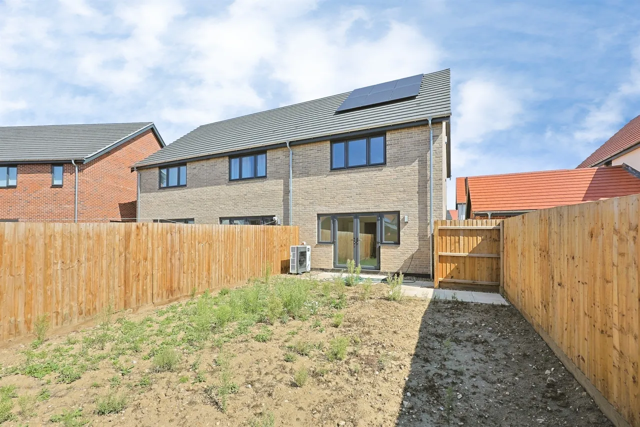 Swanton Drive, Dereham, photo 12