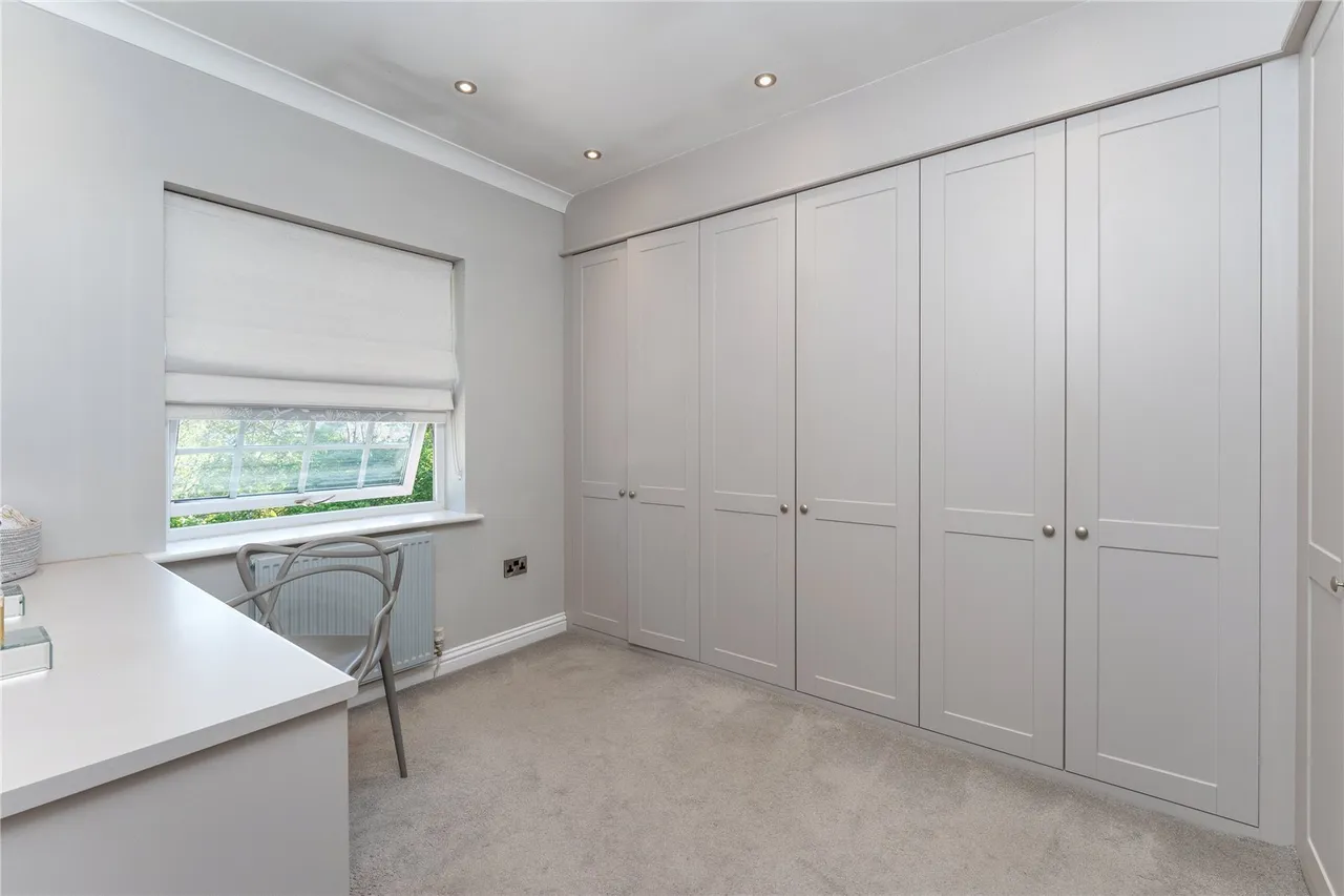 Yew Tree Close, St. Asaph, LL17, photo 35