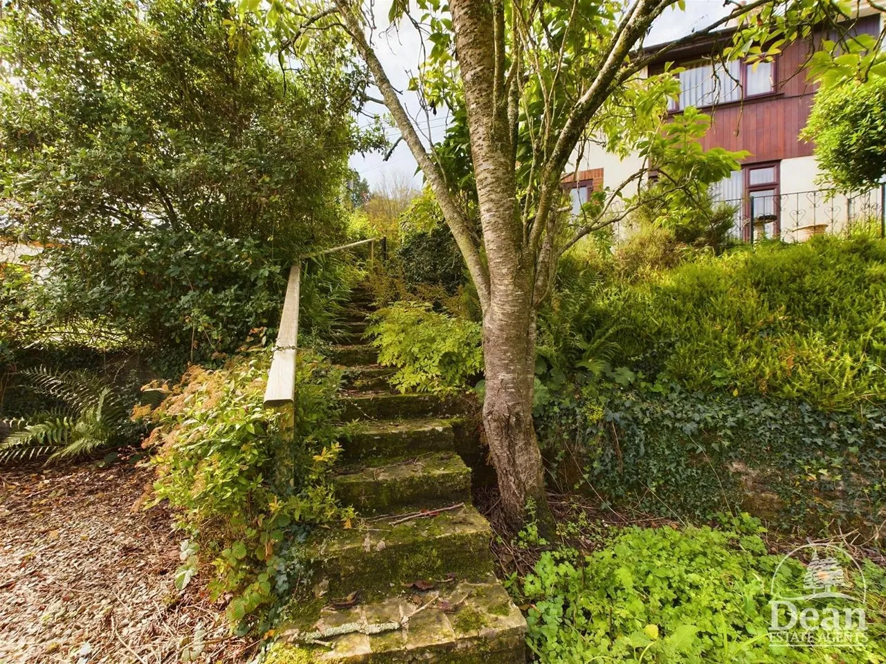 Hawthorns Road, Drybrook, photo 9