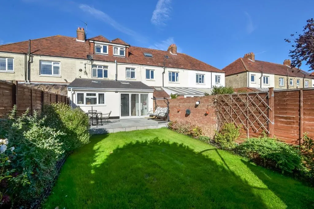 Gofton Avenue, Drayton, PO6, photo 15