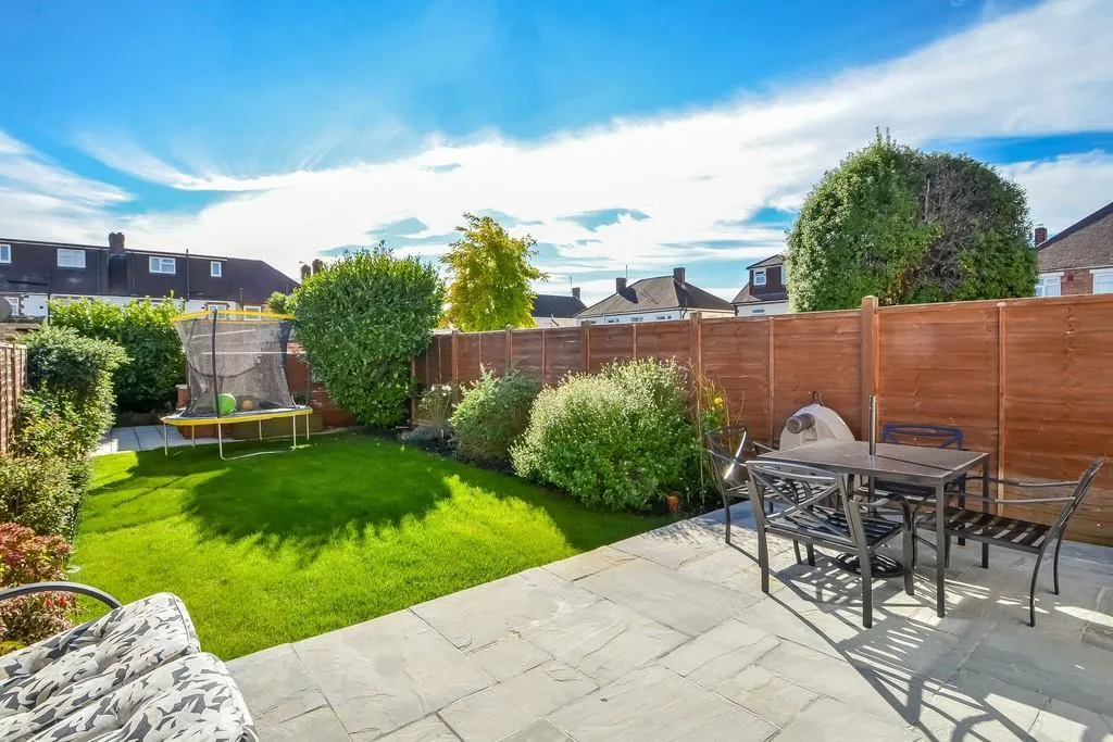 Gofton Avenue, Drayton, PO6, photo 14