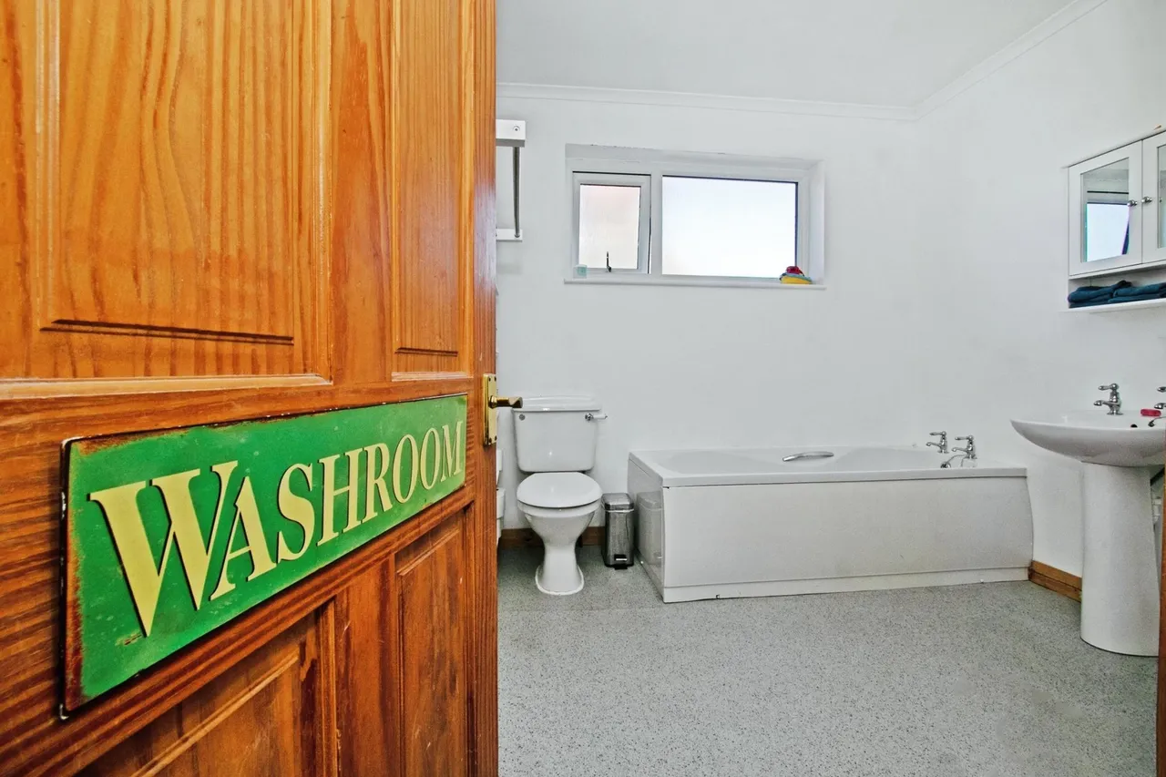 Church Road, Penryn, TR10, photo 19