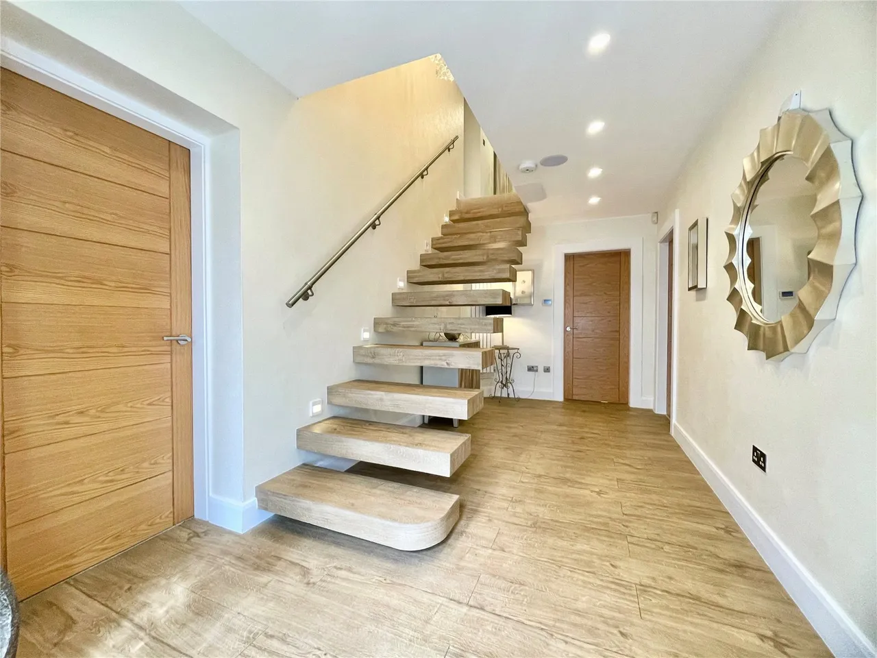 Preston New Road, Samlesbury, PR5, photo 2