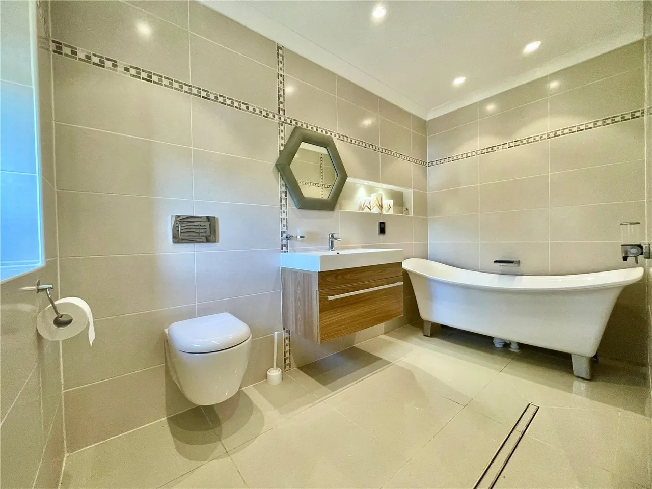 Preston New Road, Samlesbury, PR5, photo 23