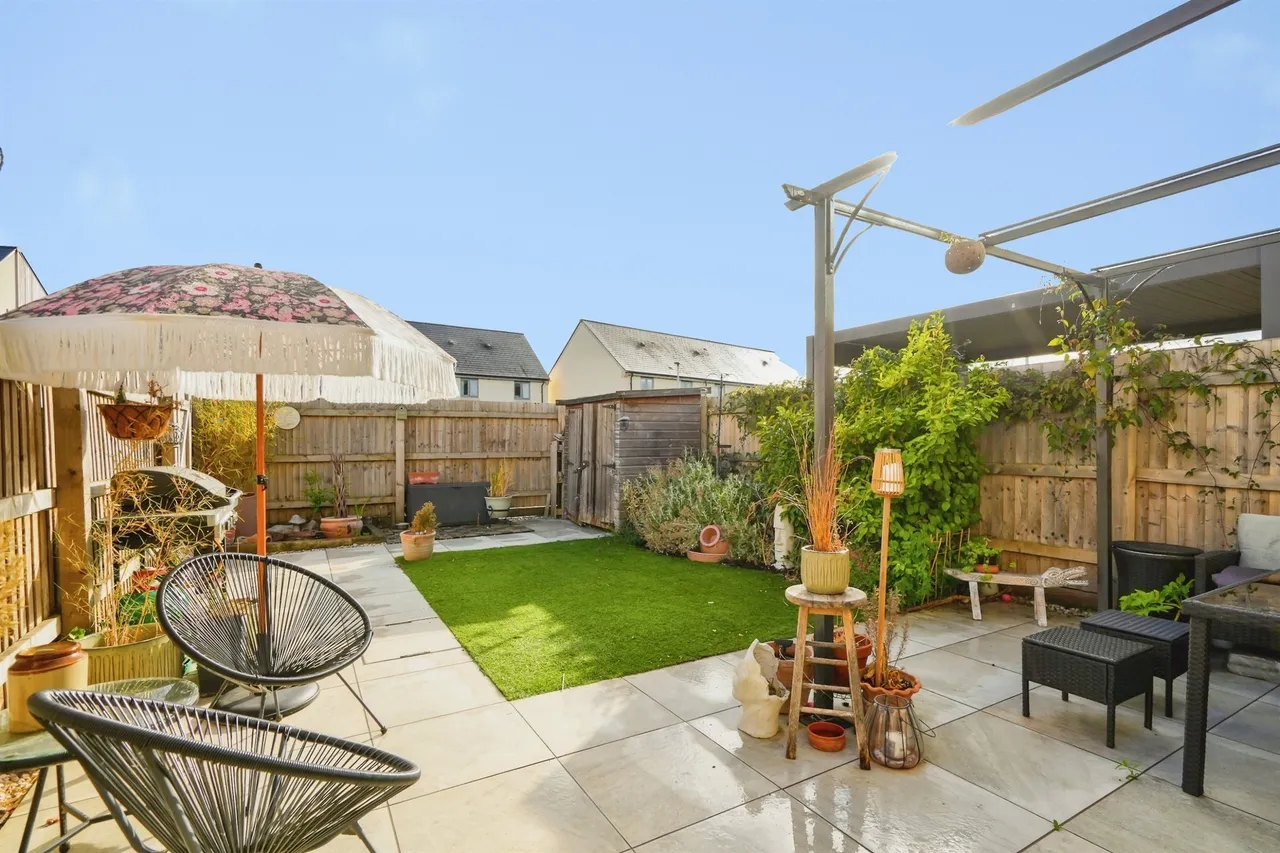 2 bed house for sale — Lemongrass Road, BICESTER