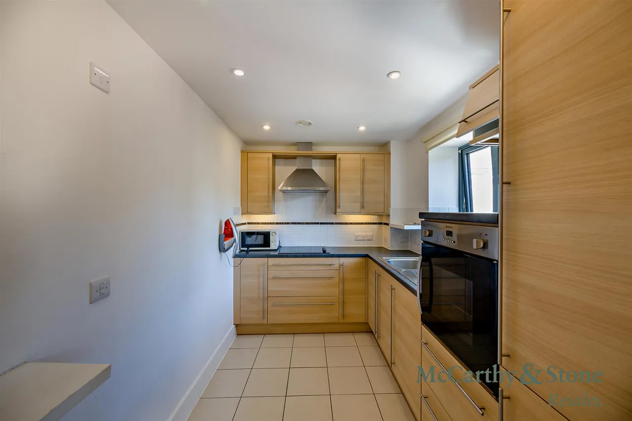 Darkes Lane, Potters Bar, EN6, photo 4